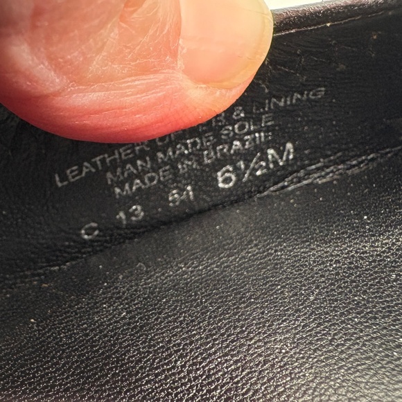 Tory Burch Sophie Wedges Black Leather Gold Tone Logo Emblem Heels 6.5 - Picture 10 of 12